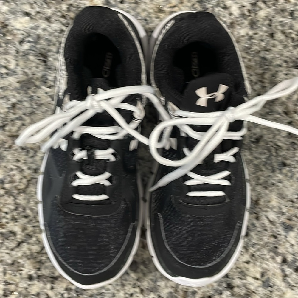 Under Armour Running Shoes - Picture 7 of 10